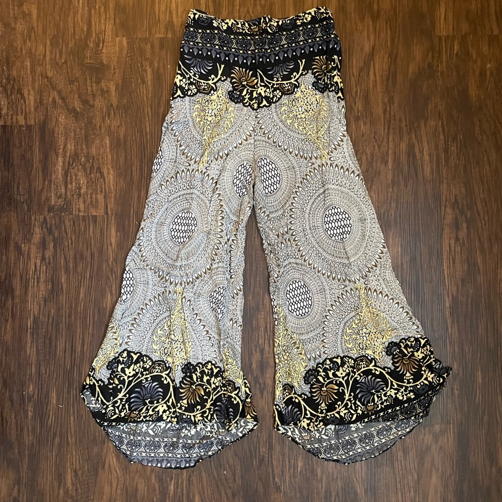 100% cotton pant. Made in Thailand. beautiful colors.
